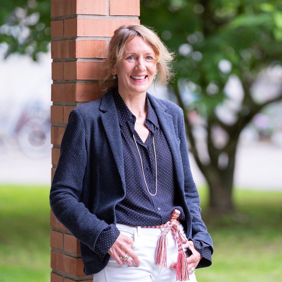 FRAU PROF. DR. PHIL. SIMONE MUNSCH FRAU PROF. DR. PHIL. SIMONE MUNSCH